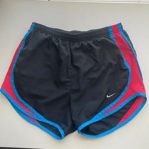 Women’s XS Nike running shorts